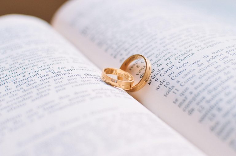wedding-rings-1284225_960_720.jpg