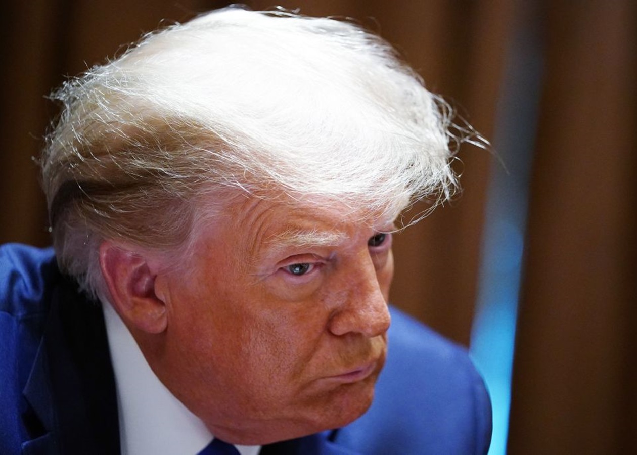 Трамп планує продати 52% акцій по правді соціального