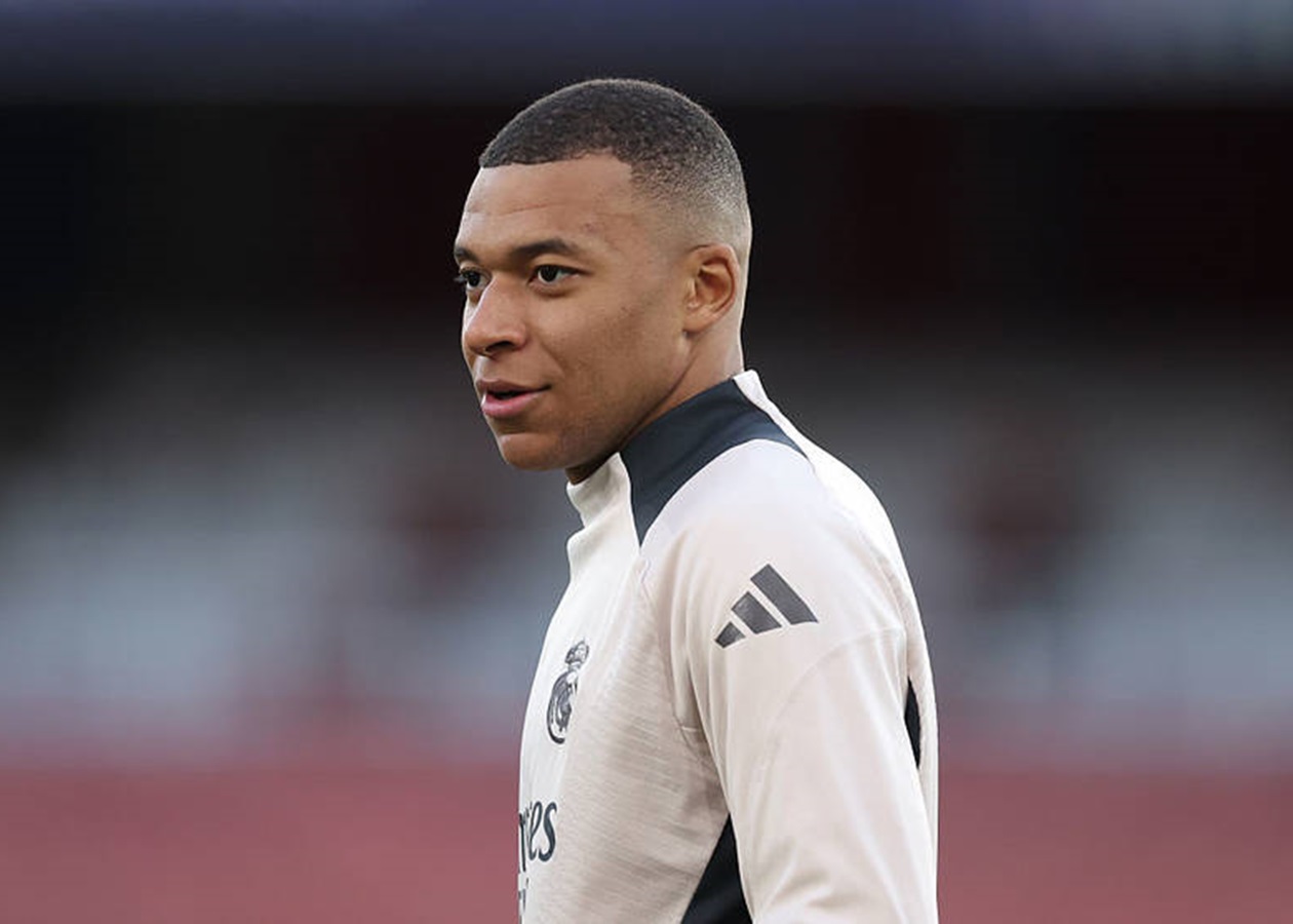 Легендарний футболіст оцінив шанси Mbappe на золотий м'яч