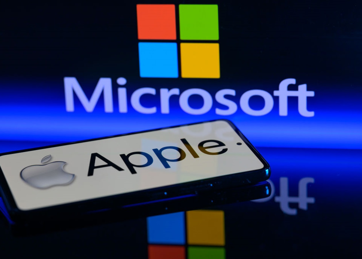 Акції Apple впали на чверть: Microsoft - це вже найбагатша компанія у світі