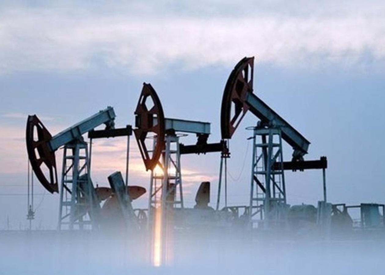 Ціна нафти впала нижче 60 доларів