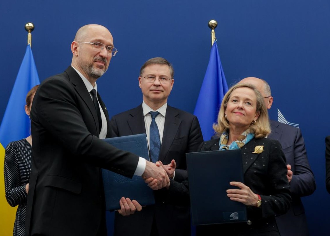 Україна та ІІБ підписали угоди на 300 мільйонів євро