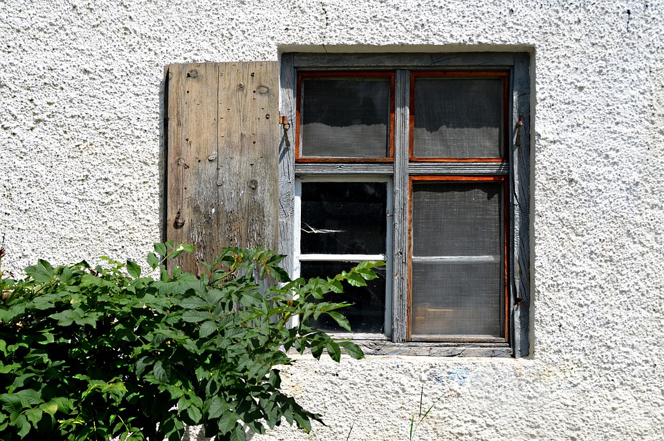 the-window-to-the-yard-1504335_960_720.jpg
