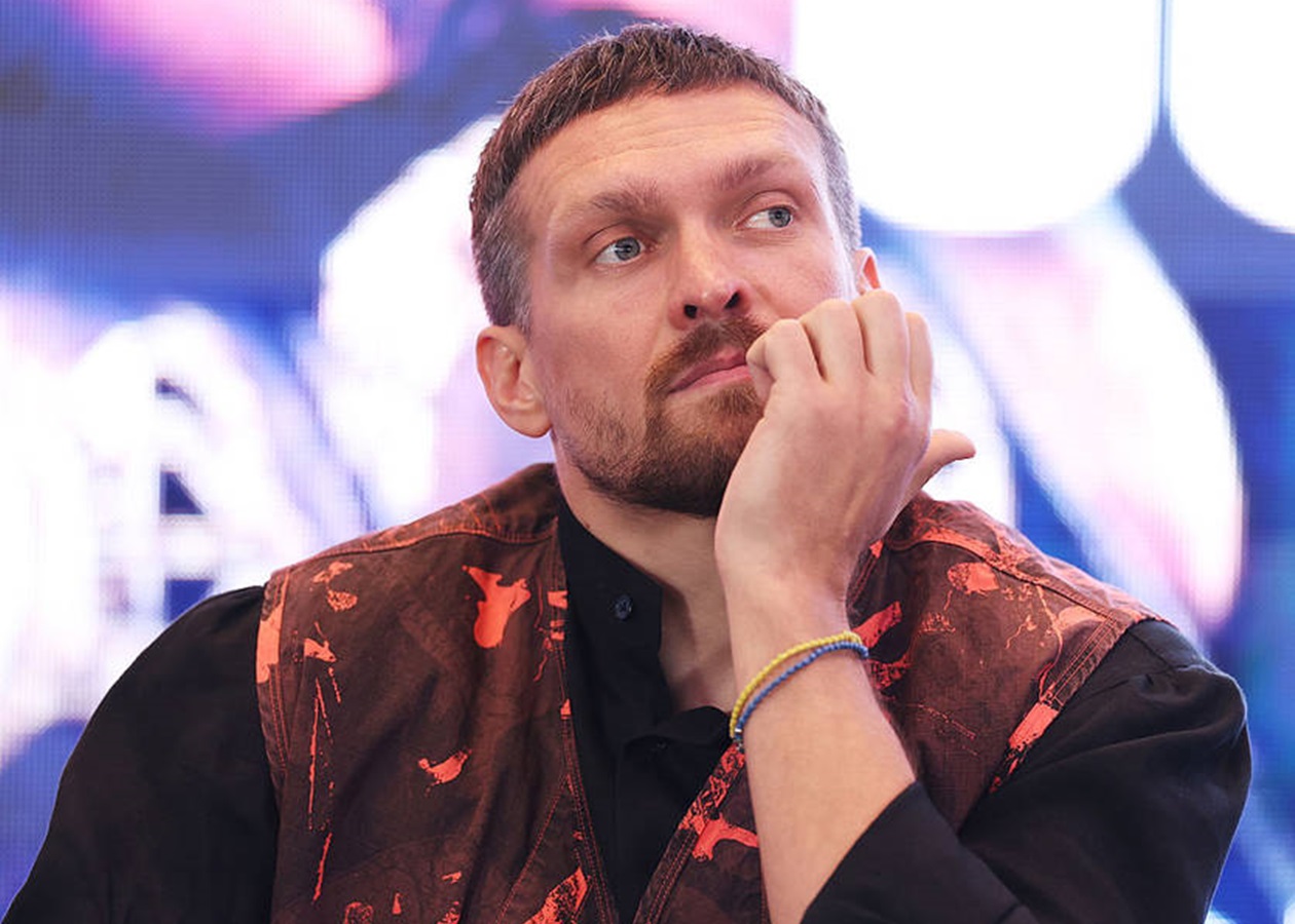 Усик вирішує, кому він віддасть перевагу останньому на рингу
