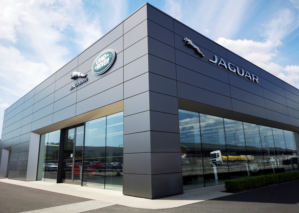 Jaguar Land Rover відновив експорт автомобілів до США
