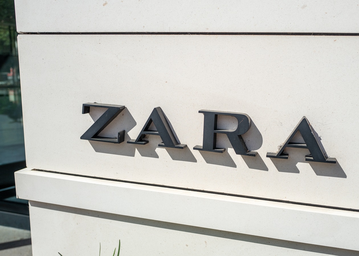 У Росії магазини Zara працюють під іншими знаками - ЗМІ