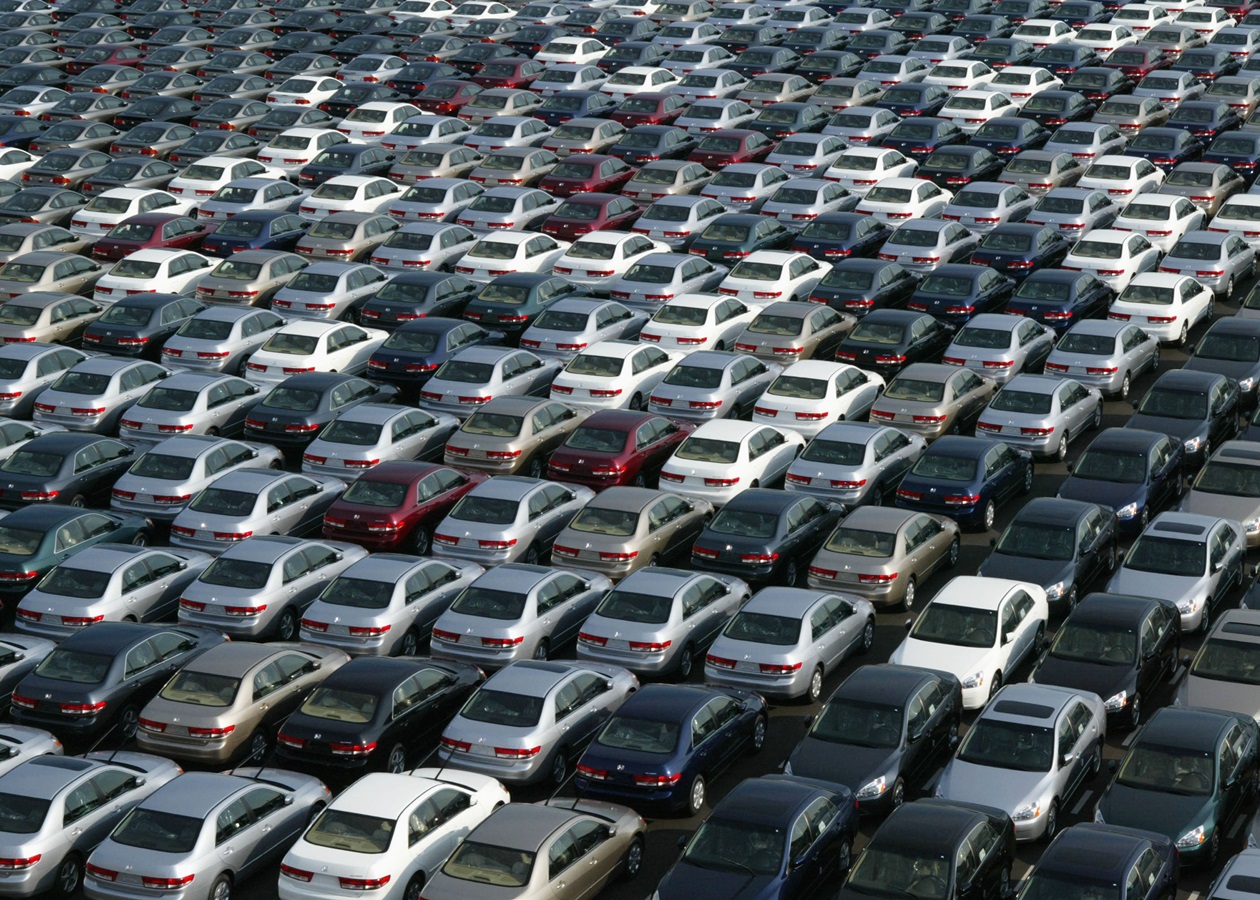 Китай продає кожен третій новий автомобіль у світі
