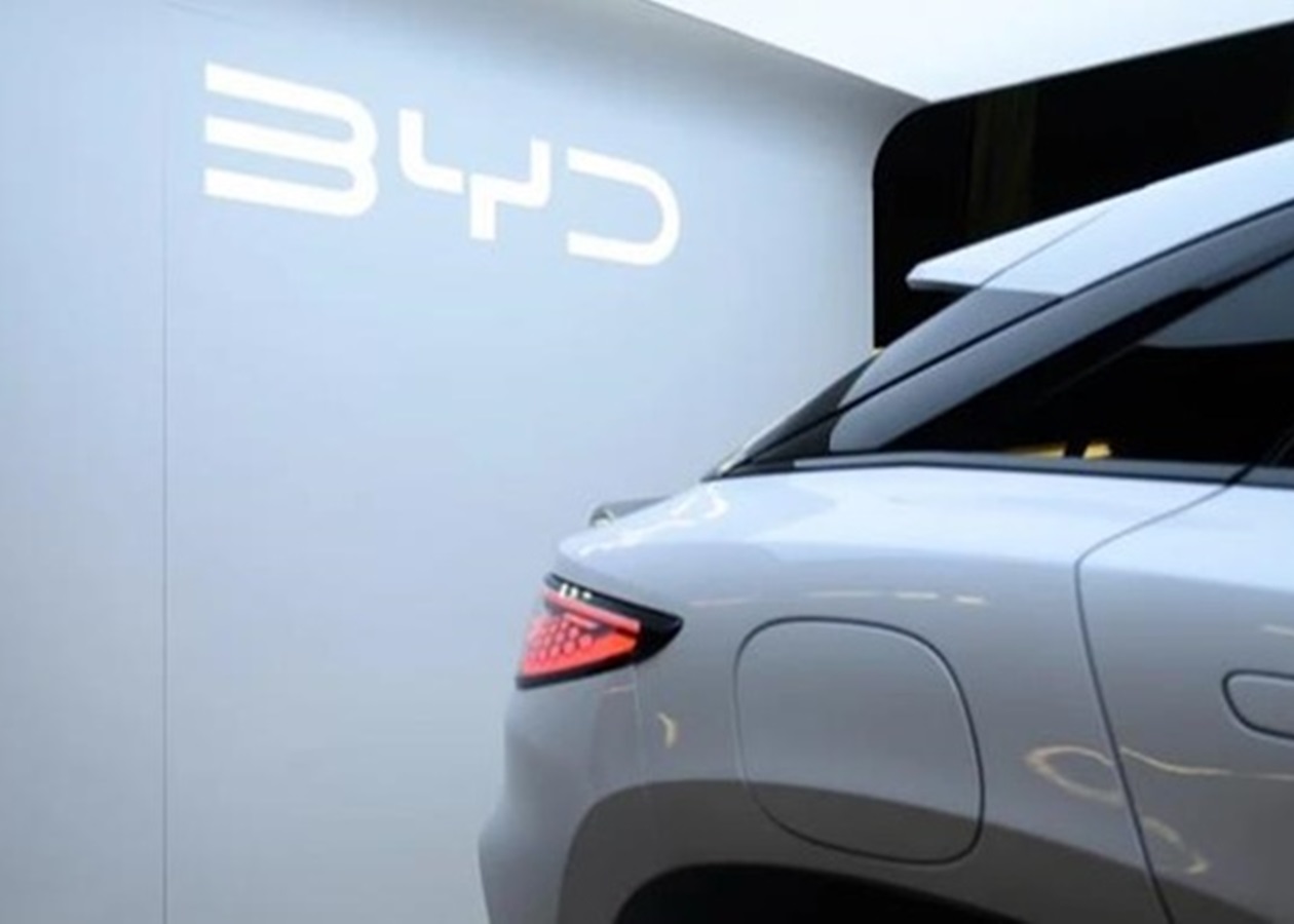 Китайський BYD вперше обігнав Tesla для продажу електромобілів у Європі