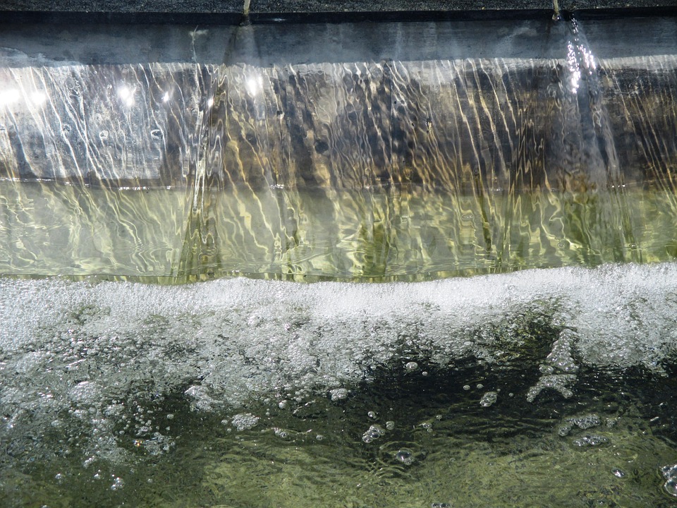 fountain-335673_960_720.jpg