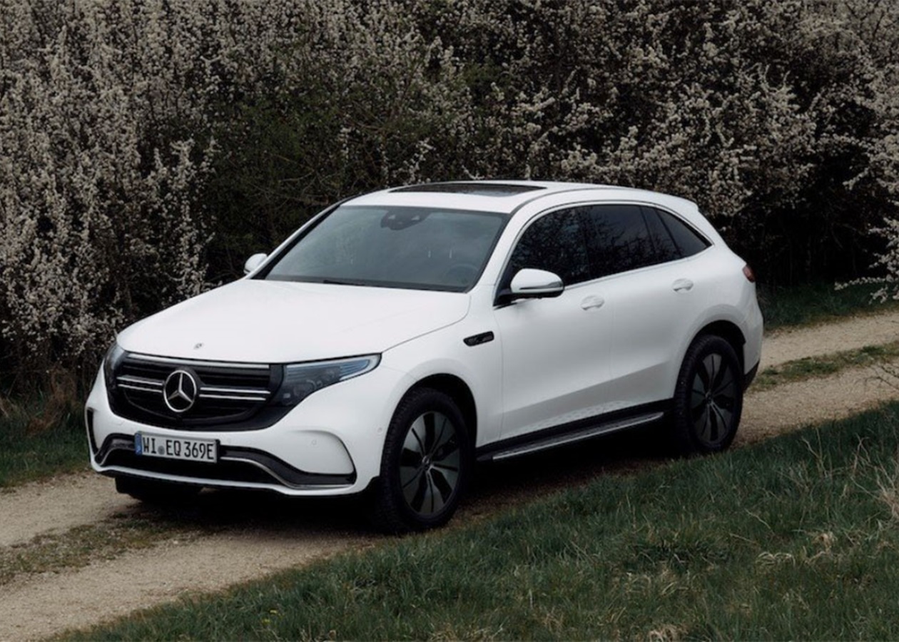 Mercedes згадує електромобілі через ризик пожежі акумулятора