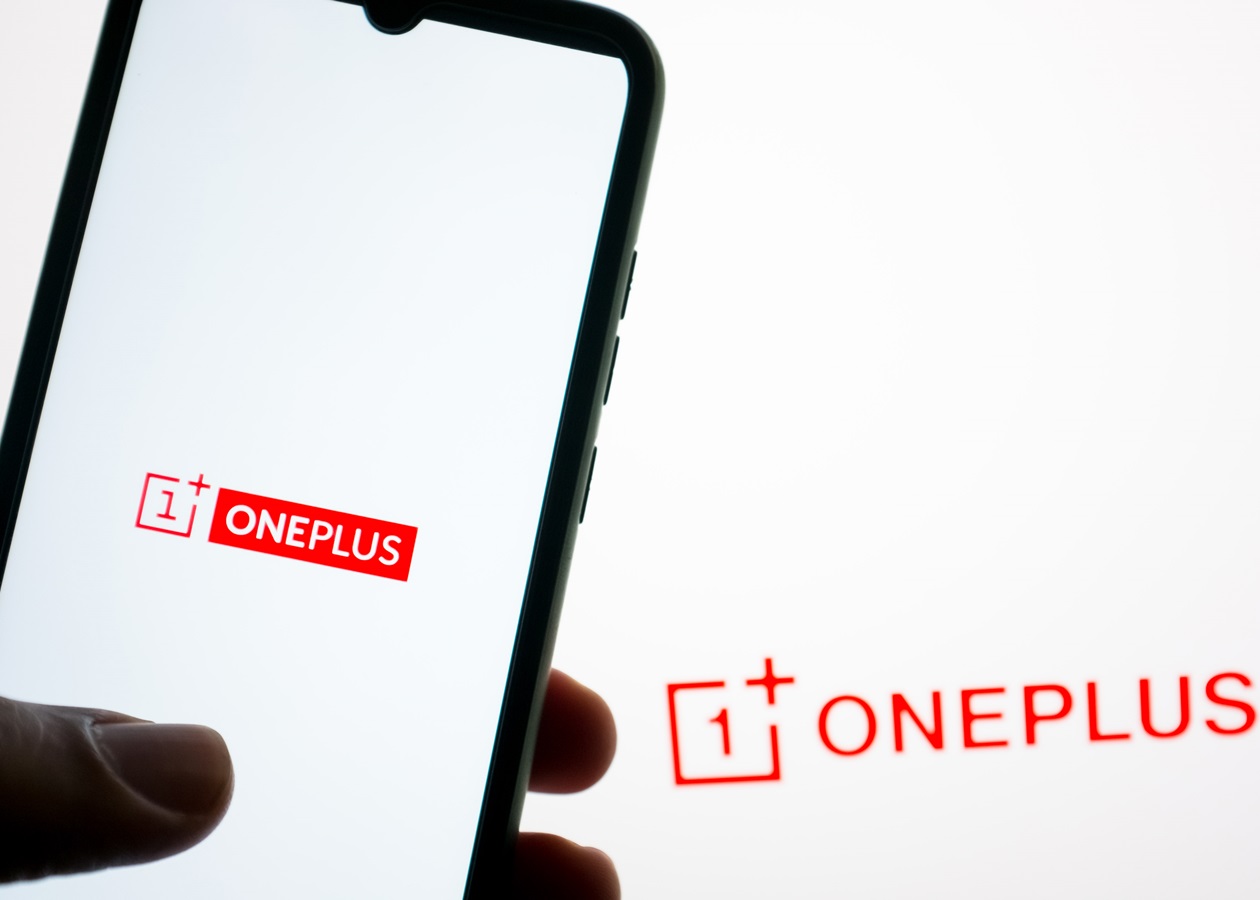 У США OnePlus підозрювали у передачі користувачів до Китаю