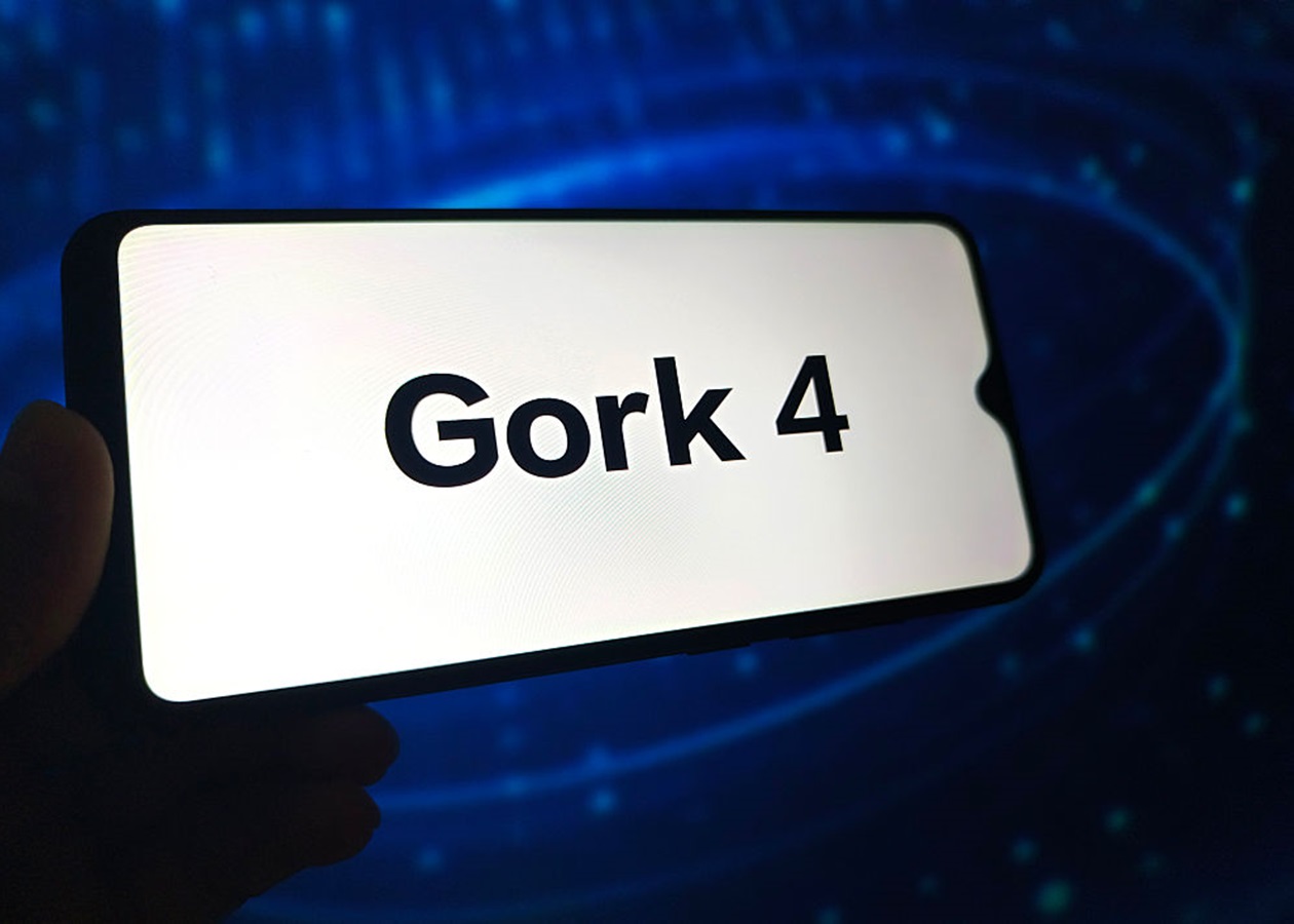Mask Company представила оновлену модель II Grok 4