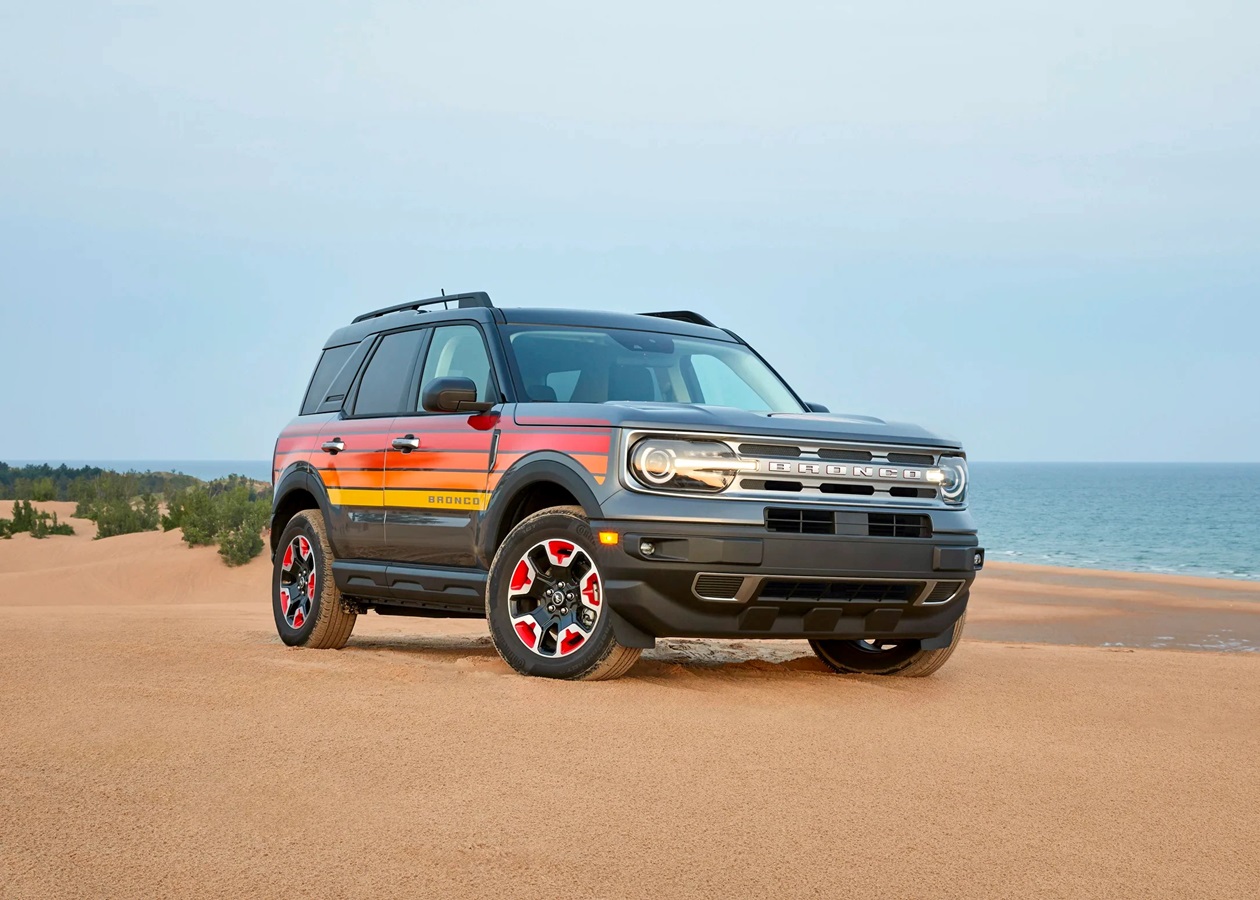 Ford згадує понад 694 тисячі кросоверів через ризик пожежі палива
