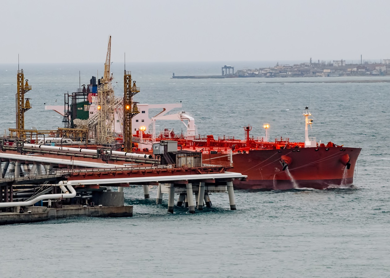 В'єтнам почав купувати нафтохімічну сировину в Росії