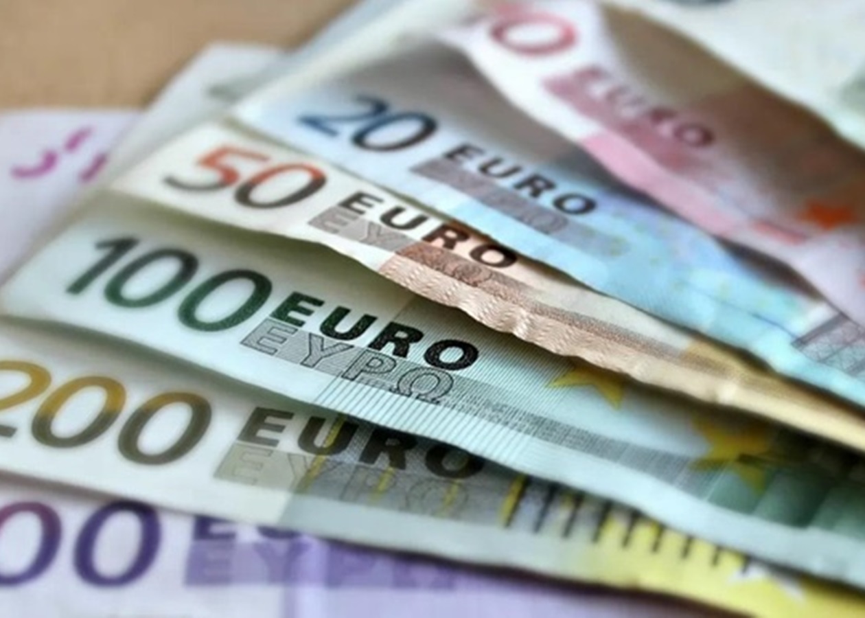 На валютному ринку України попит на євро зростає