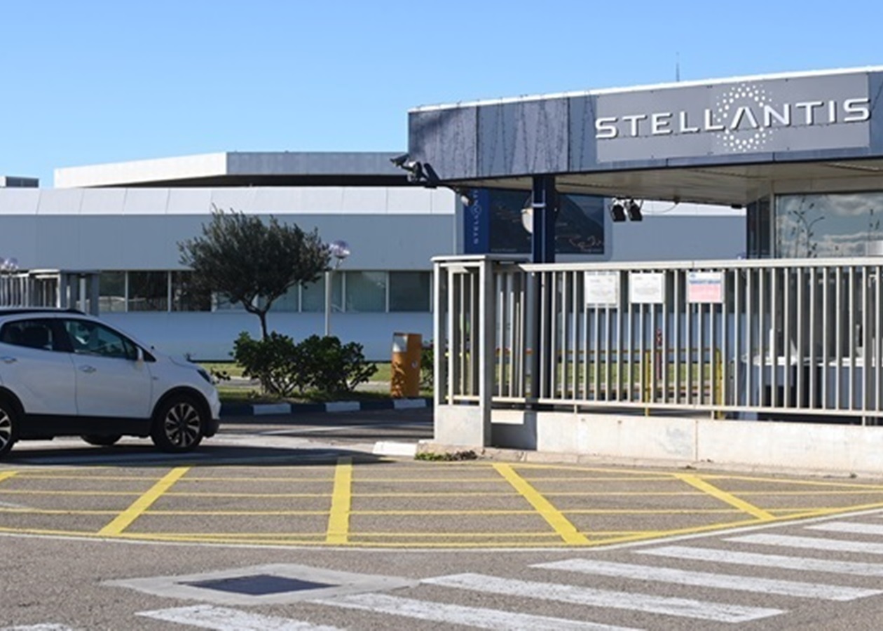 Stellantis замерзло розвиток власної автономної системи водіння